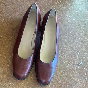 Land End leather shoes. Size 9. Barely worn.